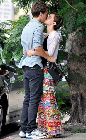 Emma Watson, Johnny Simmons Emma Watson, Johnny Simmons